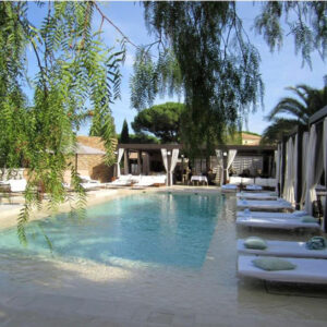 piscine Muse Saint Tropez en pleine nature